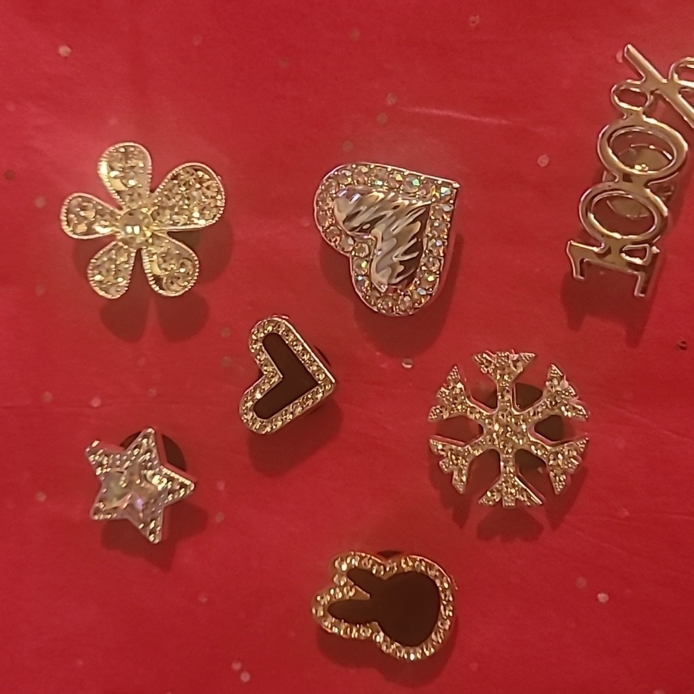 Jibbitz rhinestone shoe charms various shapes 7 qty hp🔥🔥🔥